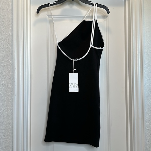 NWT Zara black and white one shoulder mini dress Sz Small - Picture 4 of 5